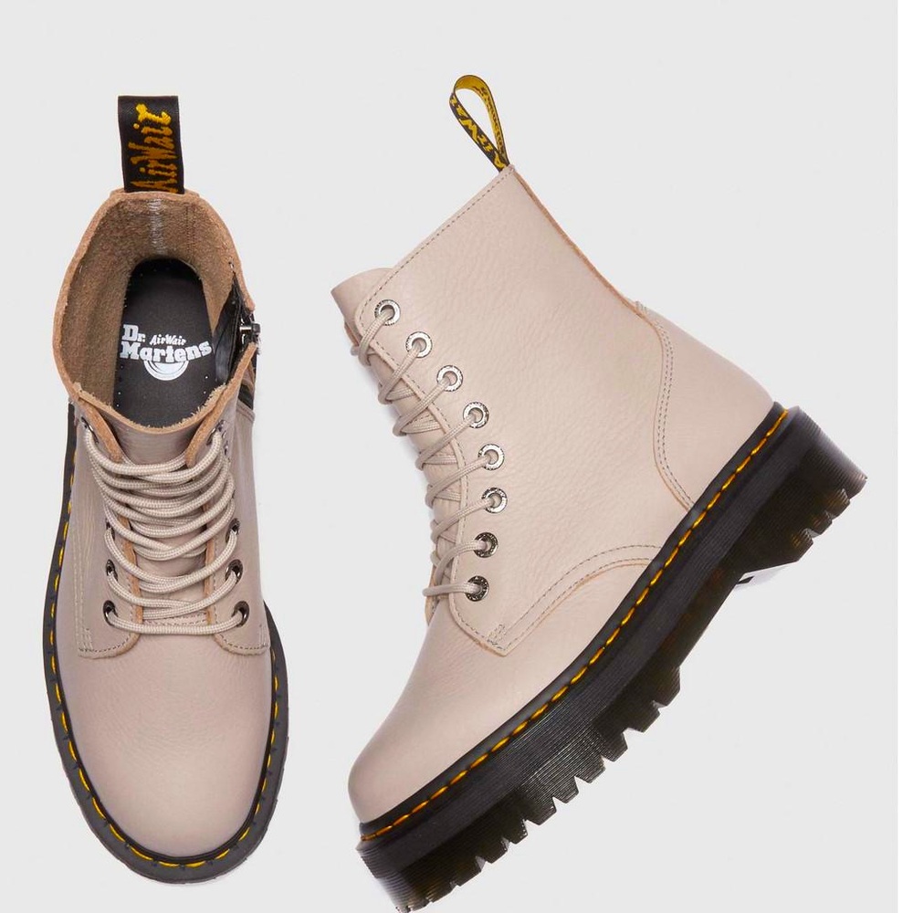 🛍️NEW Dr. Martens - Jadon lll Vintage Taupe - women size 7